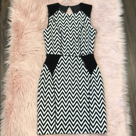 NWOT H&M Sleeveless Chevron Dress size 6 - Picture 2 of 7